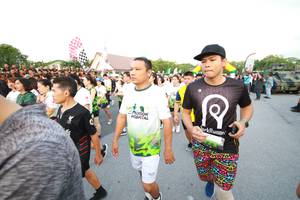 BIB: 
                            <button type="button" onclick="openModal(3530871)" class="btn btn-primary btn-sm float-right btn-popup" data-toggle="modal" data-target=".modal-high-quality">
                        <i class="fas fa-shopping-cart"></i> Add to Cart
                    </button>
                                            <button type="button" onclick="isThisMe(3530871, true)" class="btn btn-success btn-sm float-right btn-popup btn-isme hidden" data-toggle="tooltip" data-placement="bottom" title="นี่คือรูปของคุณใช่ไหม คลิกที่นี่เพื่อเอาเข้าอัลบั้ม">
                        <i class="fas fa-plus"></i> Add to album
                    </button>
                    <button type="button" onclick="isThisMe(3530871, false)" class="btn btn-warning btn-sm float-right btn-popup btn-isnotme hidden">
                        <i class="fas fa-ban"></i> Remove from album
                    </button>